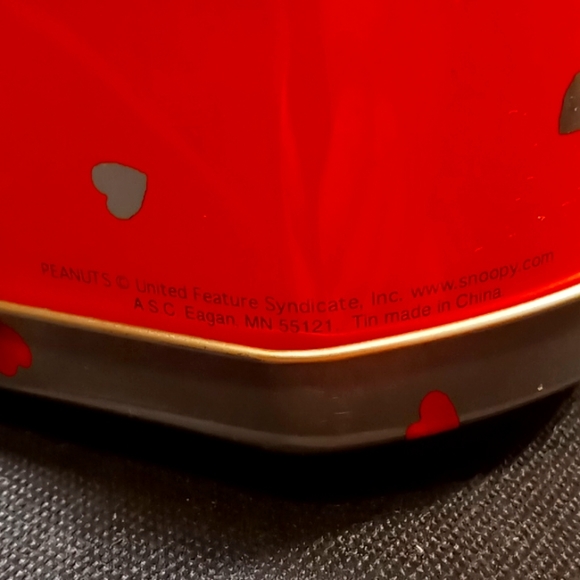 Vintage 1990's Charlie Brown & Snoopy Collector Tins - Picture 7 of 8